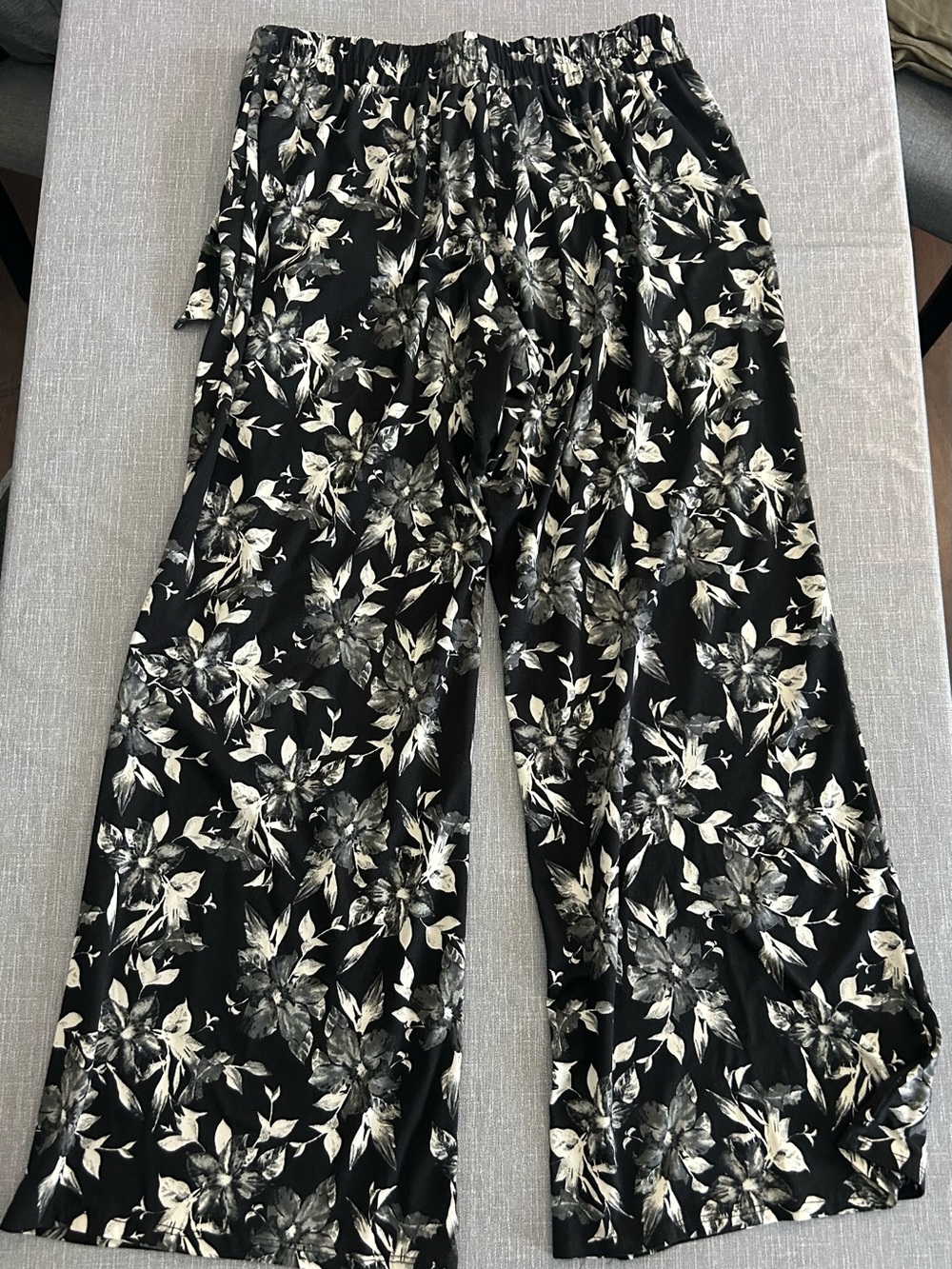 Wide Leg Floral Boho Pants Black & White - Picture 4 of 5